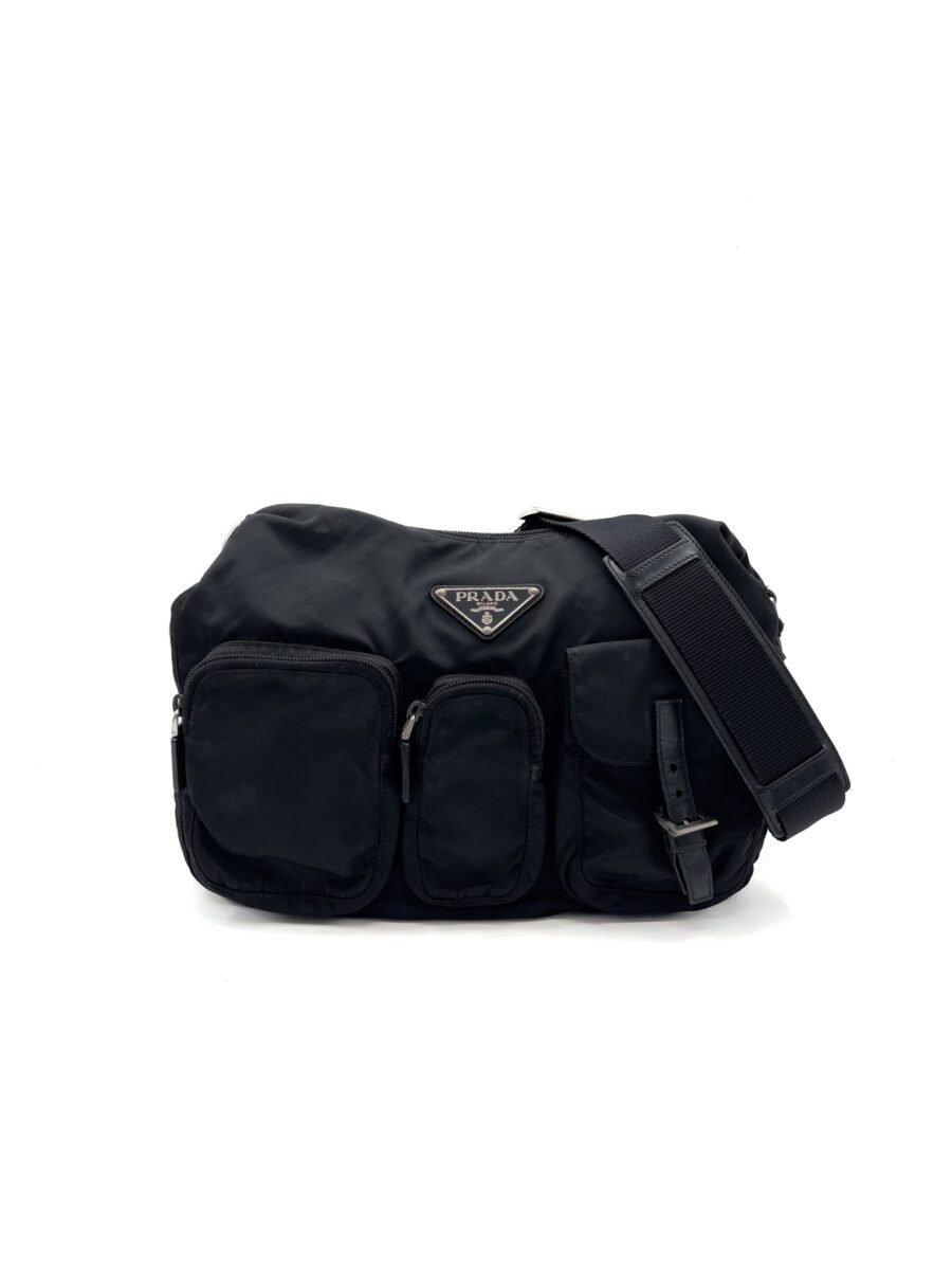hobnob.luxury • Luxury handbag is all about details. • Threads